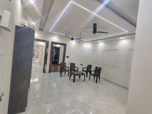 Parking in 3 BHK Builder Floor at Sector 85 – for Sale