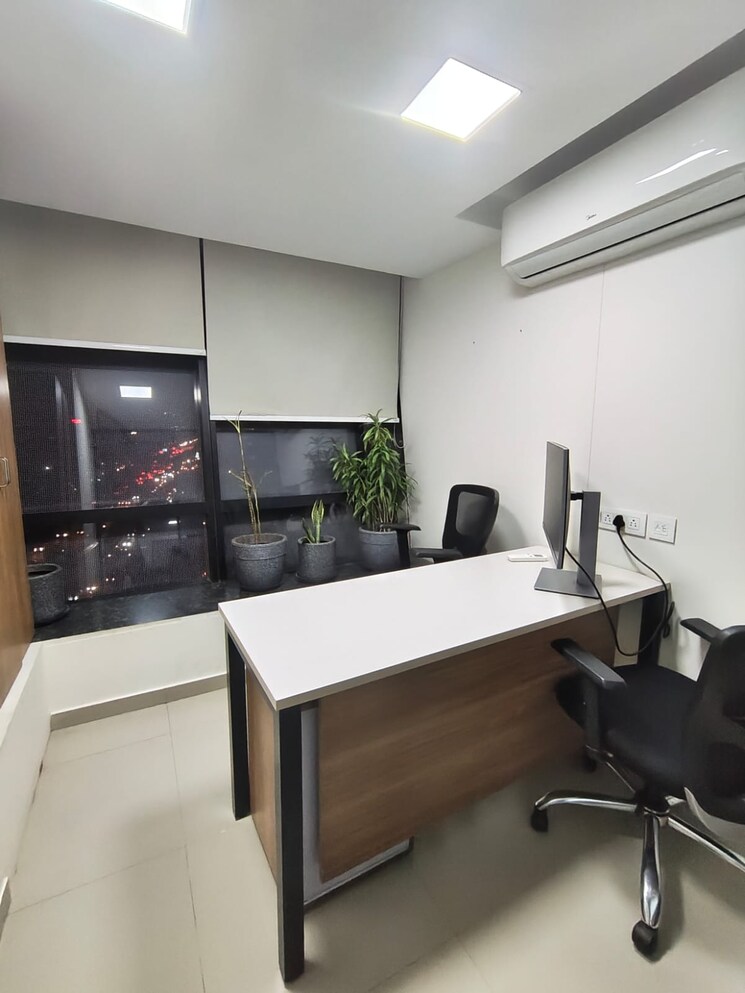 Team Area, shivalik-shilp Commercial Office Space 3344 Sq.Ft. In Sanidhya Ahmedabad 9561290