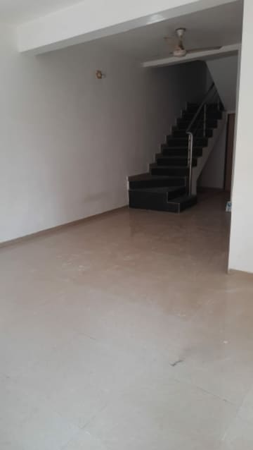 Room in 3 BHK Villa at Shela – for Rent