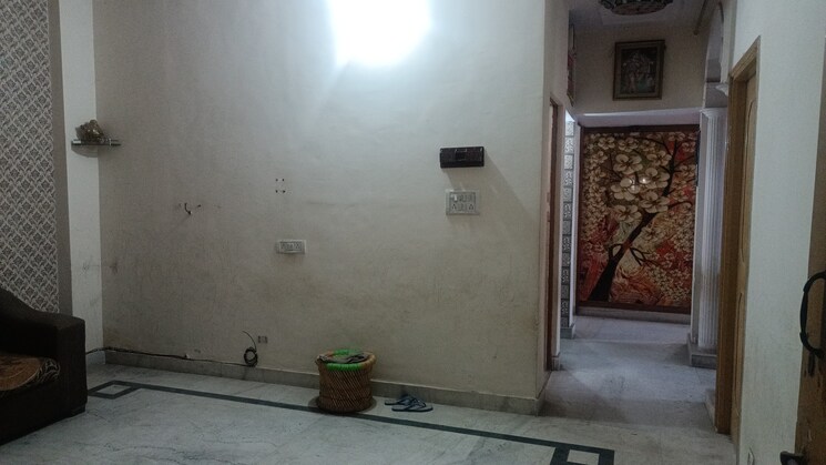 Room, vaishali sector 5 3 Bedroom 1280 Sq.Ft. Builder Floor In Vaishali Sector 5 Ghaziabad 9561405