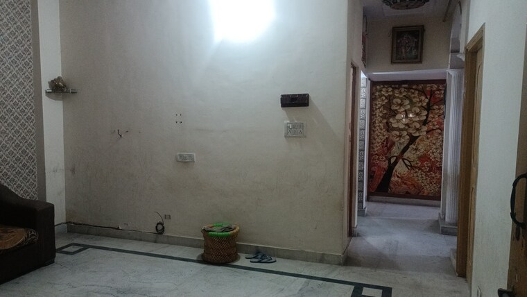 Room, vaishali sector 5 3 Bedroom 1280 Sq.Ft. Builder Floor In Vaishali Sector 5 Ghaziabad 9561405