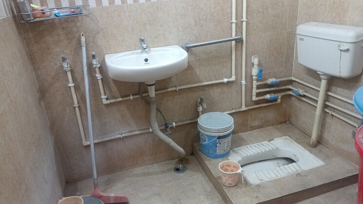 Bathroom, vaishali sector 5 3 Bedroom 1280 Sq.Ft. Builder Floor In Vaishali Sector 5 Ghaziabad 9561405