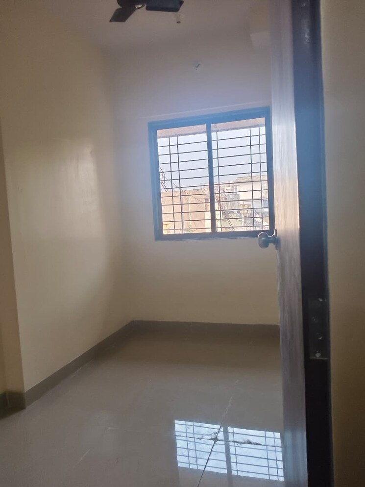 Room, elite-the-crown 1.5 Bedroom 560 Sq.Ft. Apartment In Tilak Nagar Mumbai 9561425