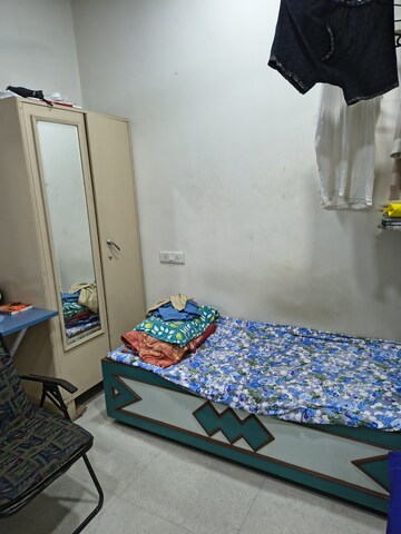 Furnished Amenities in Studio Villa at Kurla East – for Rent