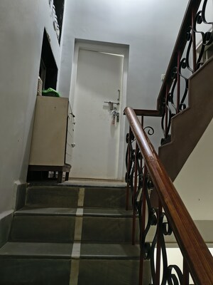 Furnished Amenities in Studio Villa at Kurla East – for Rent