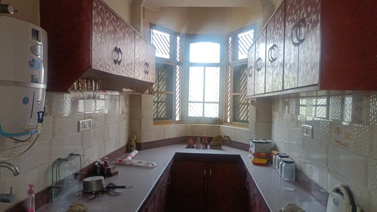 Kitchen, vaishali sector 5 3 Bedroom 1250 Sq.Ft. Builder Floor In Vaishali Sector 5 Ghaziabad 9561526