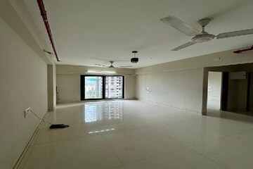 Room in 2 BHK Apartment at Kanakia Spaces Zen World, Kanjurmarg East – for Rent