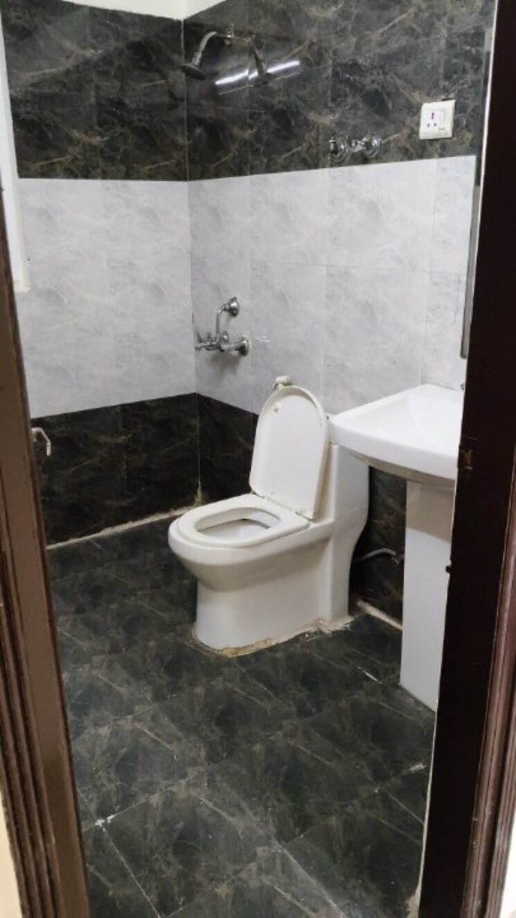 Bathroom, angel-jupiter 2 Bedroom 1150 Sq.Ft. Apartment In Ahinsa Khand 2 Ghaziabad 9561162