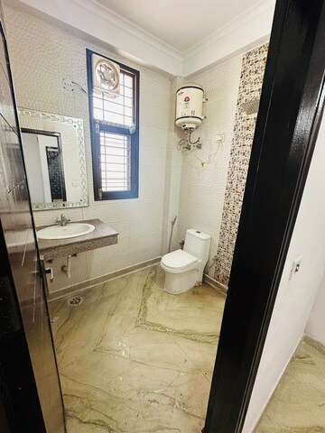 Attached Bathroom in 1 RK Builder Floor at Sector 24 – for Rent