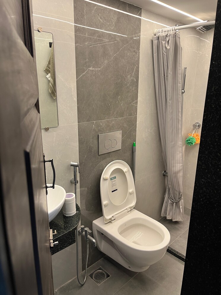 Bathroom, mahim 2 Bedroom 650 Sq.Ft. Apartment In Mahim Mumbai 9561671