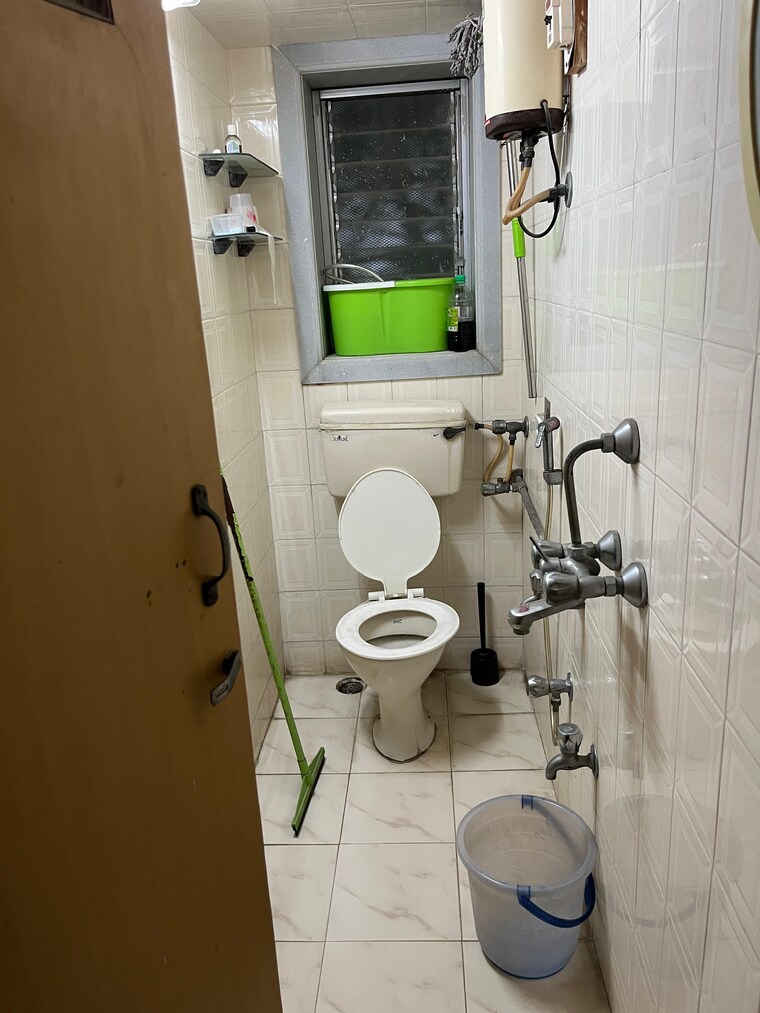 Bathroom, mahim 2 Bedroom 650 Sq.Ft. Apartment In Mahim Mumbai 9561671