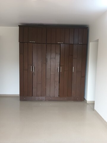 Room in 3 BHK Apartment at Capri Heights, Andheri West – for Rent