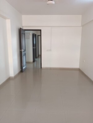 Room in 3 BHK Apartment at Capri Heights, Andheri West – for Rent