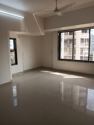 Room in 3 BHK Apartment at Capri Heights, Andheri West – for Rent