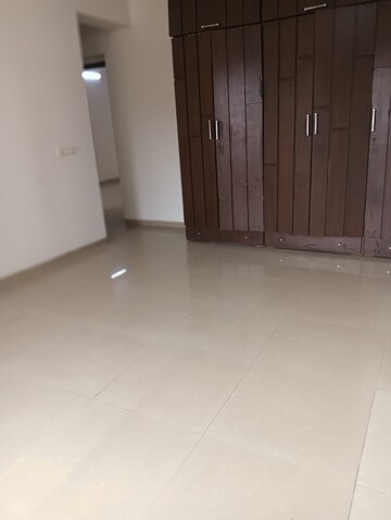 Room in 3 BHK Apartment at Capri Heights, Andheri West – for Rent