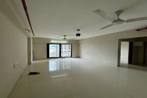 Room in 2 BHK Apartment at Kanakia Spaces Zen World, Kanjurmarg East – for Rent