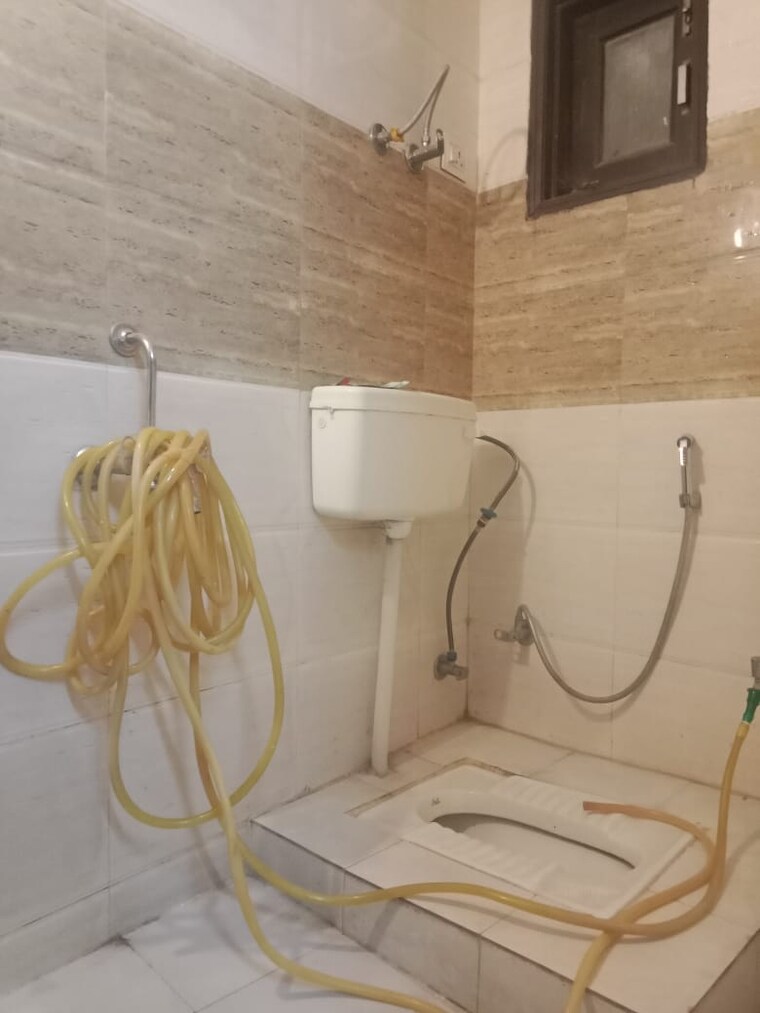 Bathroom, saket 2 Bedroom 850 Sq.Ft. Builder Floor In Saket Delhi 9561773