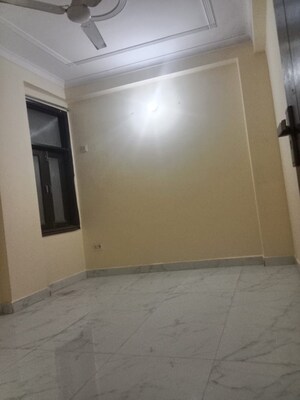Room in 2 BHK Builder Floor at Saket – for Rent