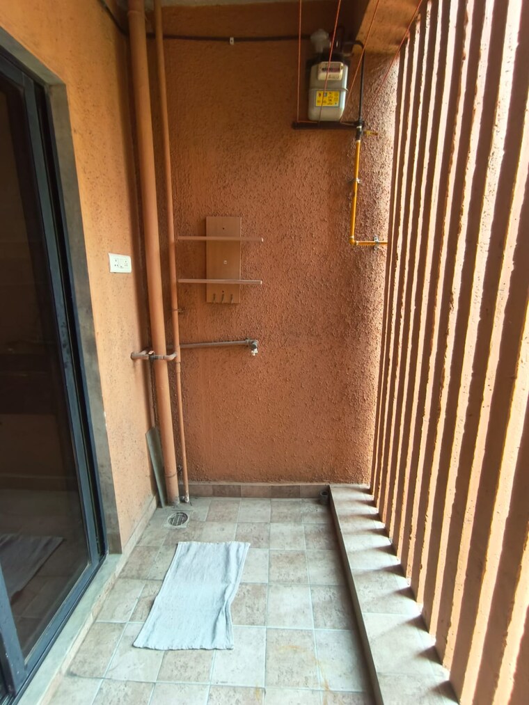 Balcony, lucky-house 2 Bedroom 810 Sq.Ft. Apartment In Chembur Mumbai 9561755