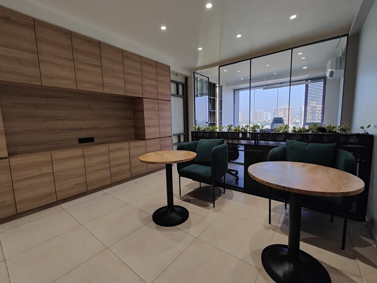 Team Area, samvaad-east-face Commercial Office Space 800 Sq.Ft. In Ambli Ahmedabad 9561754