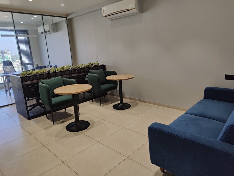 Team Area, samvaad-east-face Commercial Office Space 800 Sq.Ft. In Ambli Ahmedabad 9561754