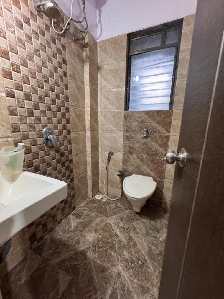 Bathroom, ikebana 3 Bedroom 1100 Sq.Ft. Apartment In Matunga East Mumbai 9561848