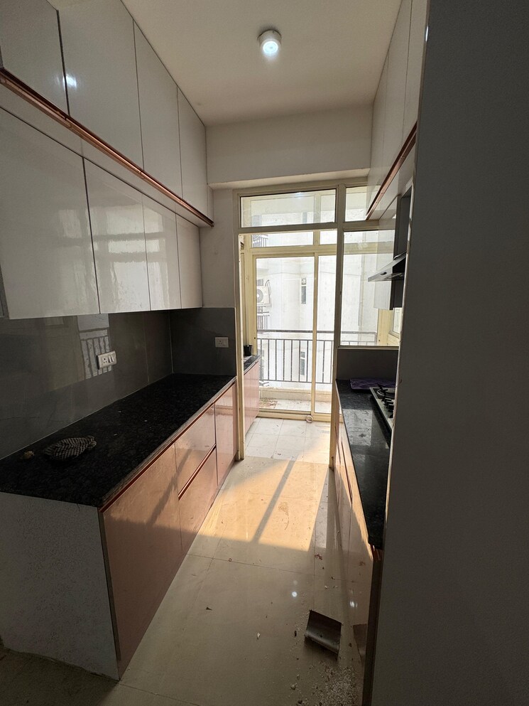Kitchen, suncity-avenue-76 2 Bedroom 682 Sq.Ft. Apartment In Sector 76 Gurgaon 9561869
