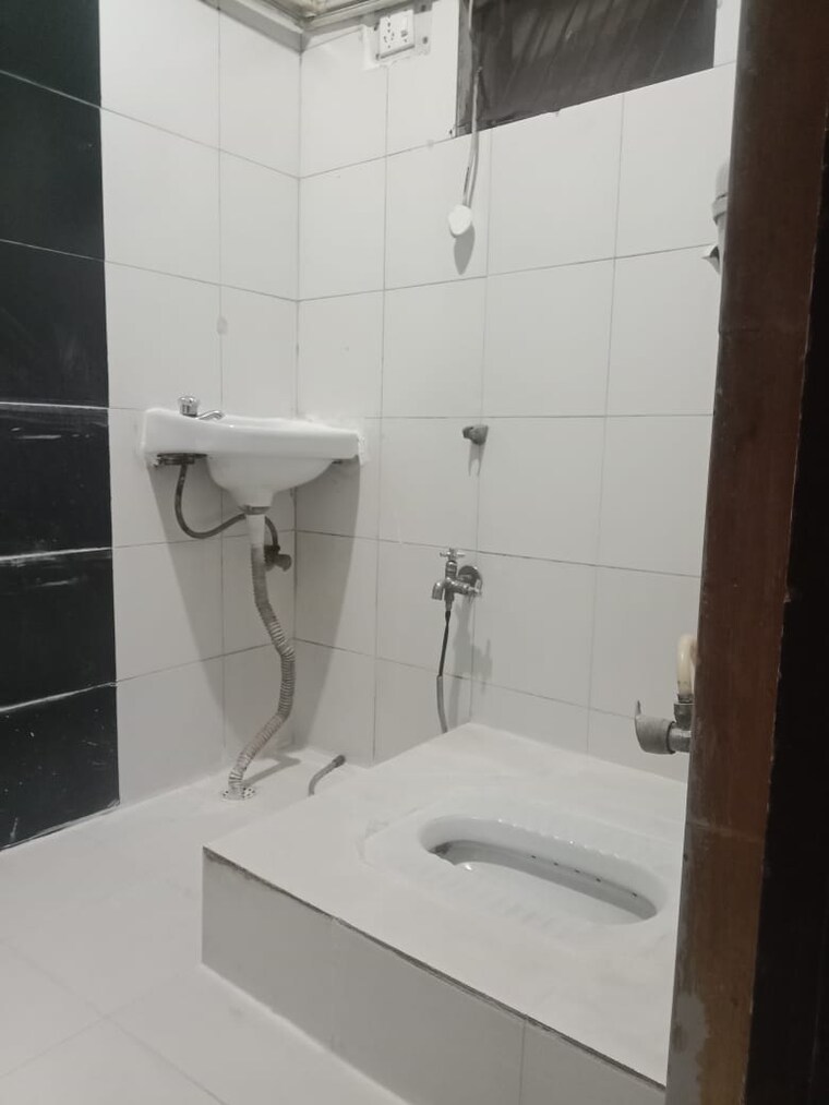 Bathroom, saket 1 Bedroom 450 Sq.Ft. Builder Floor In Saket Delhi 9561921