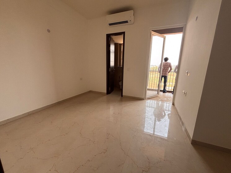 Room, pioneer-park-phase-1 2 Bedroom 1200 Sq.Ft. Apartment In Sector 61 Gurgaon 9561893