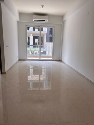 Room in 2 BHK Apartment at Pioneer Park Phase 1, Sector 61 – for Rent