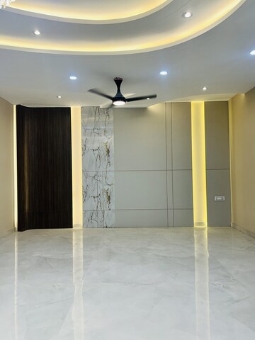 Building Lobby in 4 BHK Builder Floor at Sector 89 – for Sale