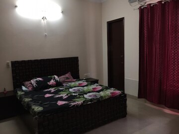 Bedroom in 2 BHK Builder Floor at Sector 46 – for Rent