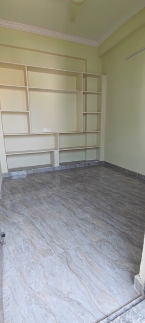 Room in 1 BHK Apartment at Kondapur – for Rent