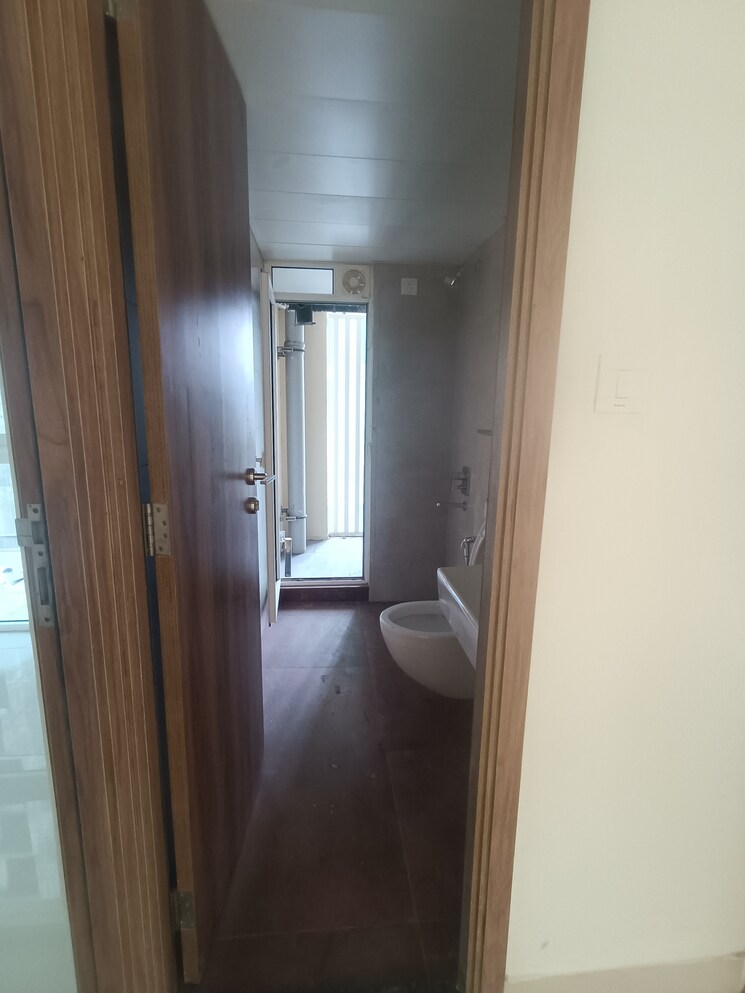 Bathroom, sd-siennaa-wing-c 2 Bedroom 720 Sq.Ft. Apartment In Kandivali East Mumbai 9562250