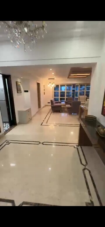 Living Room in 4 BHK Apartment at Vile Parle West – for Rent