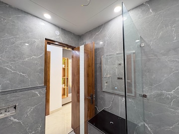 Building Lobby in 3 BHK Builder Floor at BPTP District 3, Sector 85 – for Sale