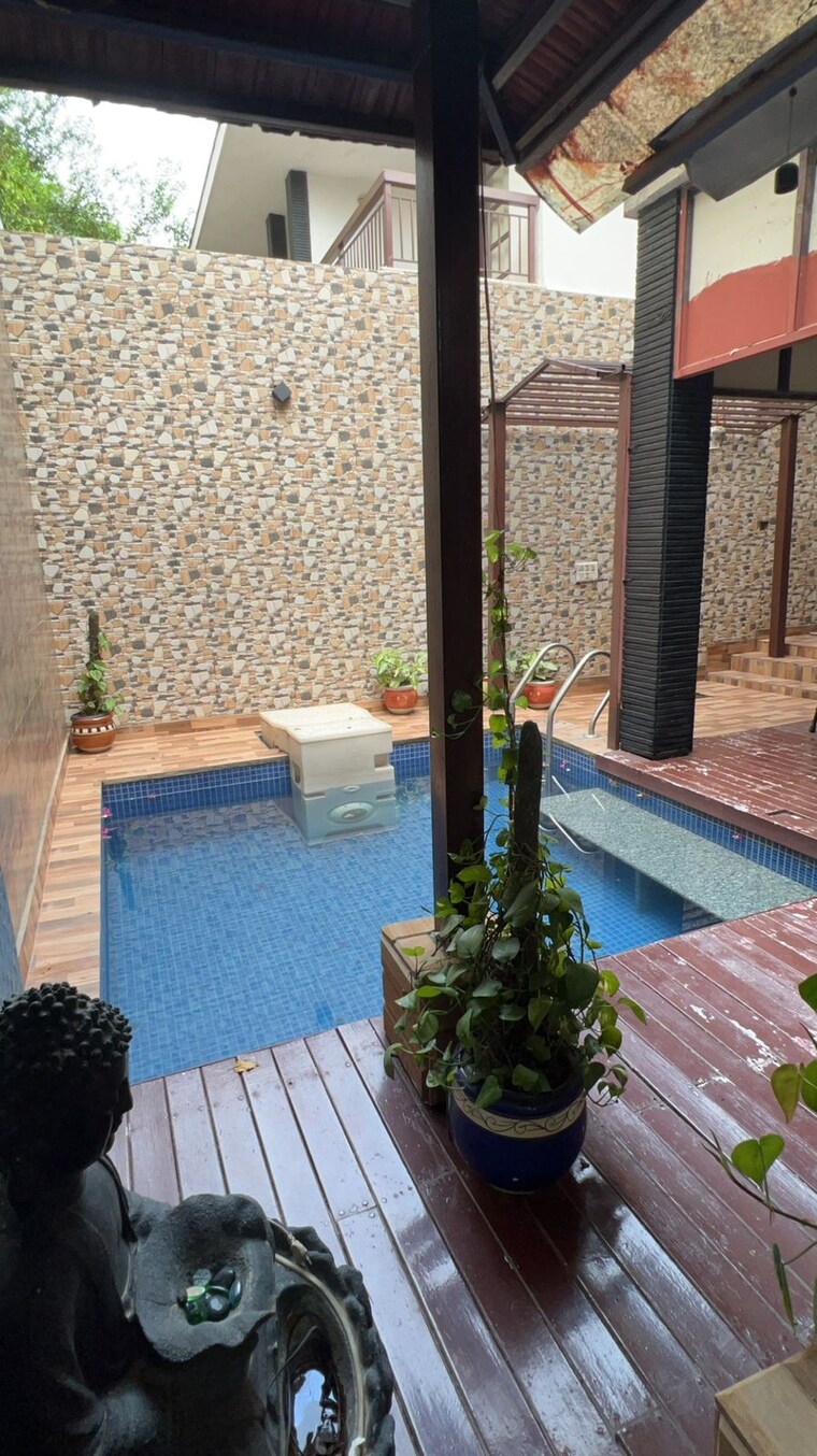 Garden, vipul-tatvam-villas 4 Bedroom 360 Sq.Yd. Villa In Sector 48 Gurgaon 9562017