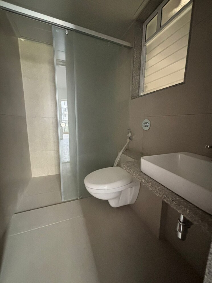 Bathroom, goel-ganga-acropolis 2 Bedroom 1150 Sq.Ft. Apartment In Baner Pune 9562125