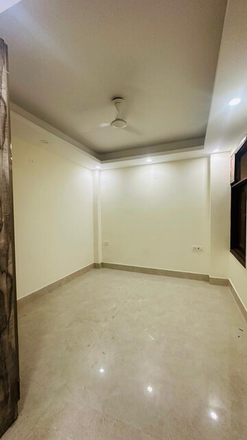 Room in 2 BHK Builder Floor at Saket – for Rent