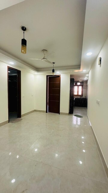 Room in 2 BHK Builder Floor at Saket – for Rent