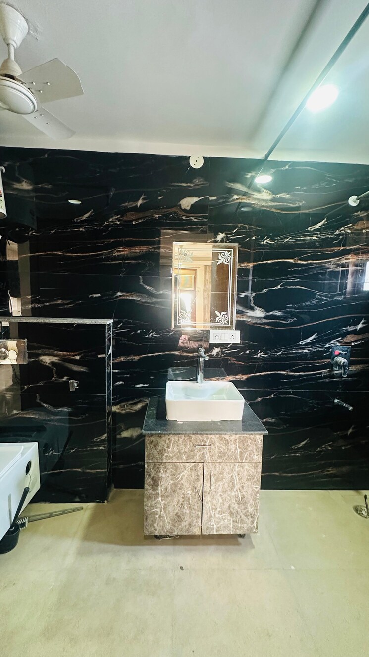 Gym, saket 3 Bedroom 1200 Sq.Ft. Builder Floor In Saket Delhi 9562147