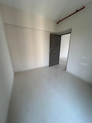 Room in 1.5 BHK Apartment at Kanakia Spaces Zen World, Kanjurmarg East – for Rent