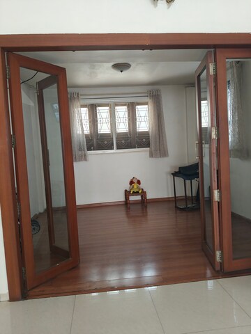 Room in 3 BHK Apartment at Madhav Residency, Aundh – for Rent