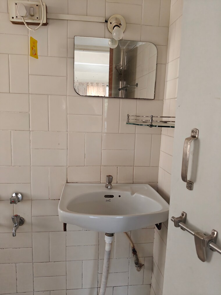 Bathroom, madhav-residency 3 Bedroom 1500 Sq.Ft. Apartment In Aundh Pune 9562257