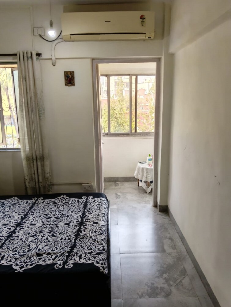 Room, bandra west 2 Bedroom 700 Sq.Ft. Apartment In Bandra West Mumbai 9562217