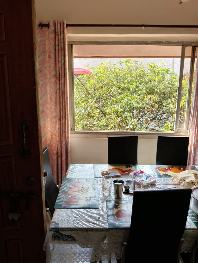 Room, bandra west 2 Bedroom 700 Sq.Ft. Apartment In Bandra West Mumbai 9562217