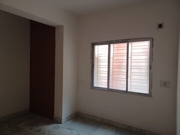 Room in 2 BHK Apartment at Sodepur – for Sale