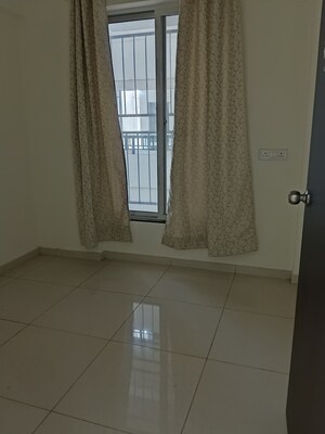 Room in 2.5 BHK Apartment at Kolte Patil Life Republic, Hinjewadi – for Rent