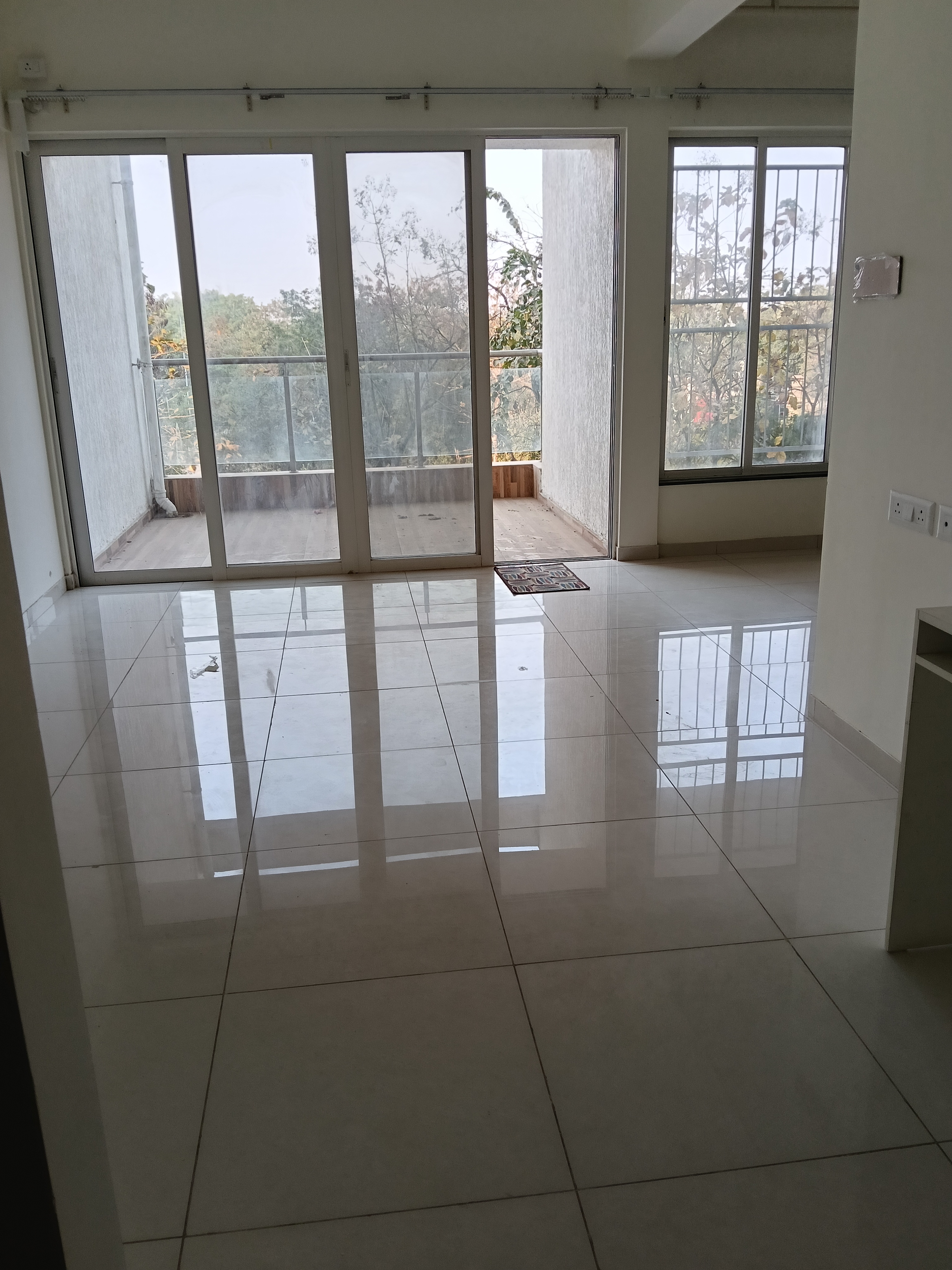 2.5 BHK + Extra Room Apartment For Rent in Kolte Patil Life Republic
