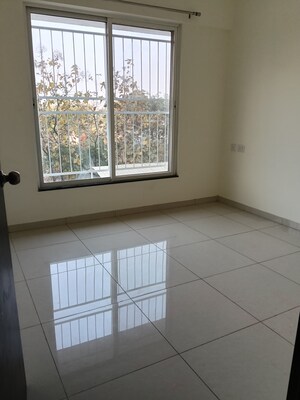 Room in 2.5 BHK Apartment at Kolte Patil Life Republic, Hinjewadi – for Rent